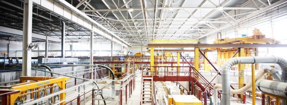 Производственный цех завода Bonolit в Дмитрове с оборудованием для газобетонных блоков